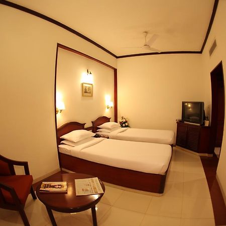 Hotel Rathna Residency Coimbatore Bagian luar foto